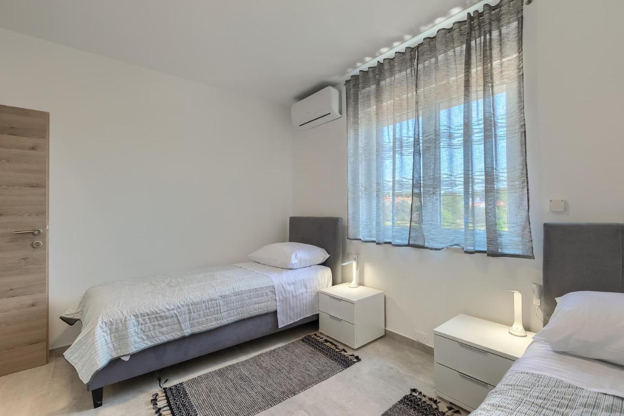 Apartments Medulin 2217 Exterior photo